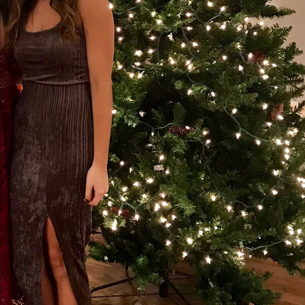 NASTY GAL “hella good velvet dress” size 4